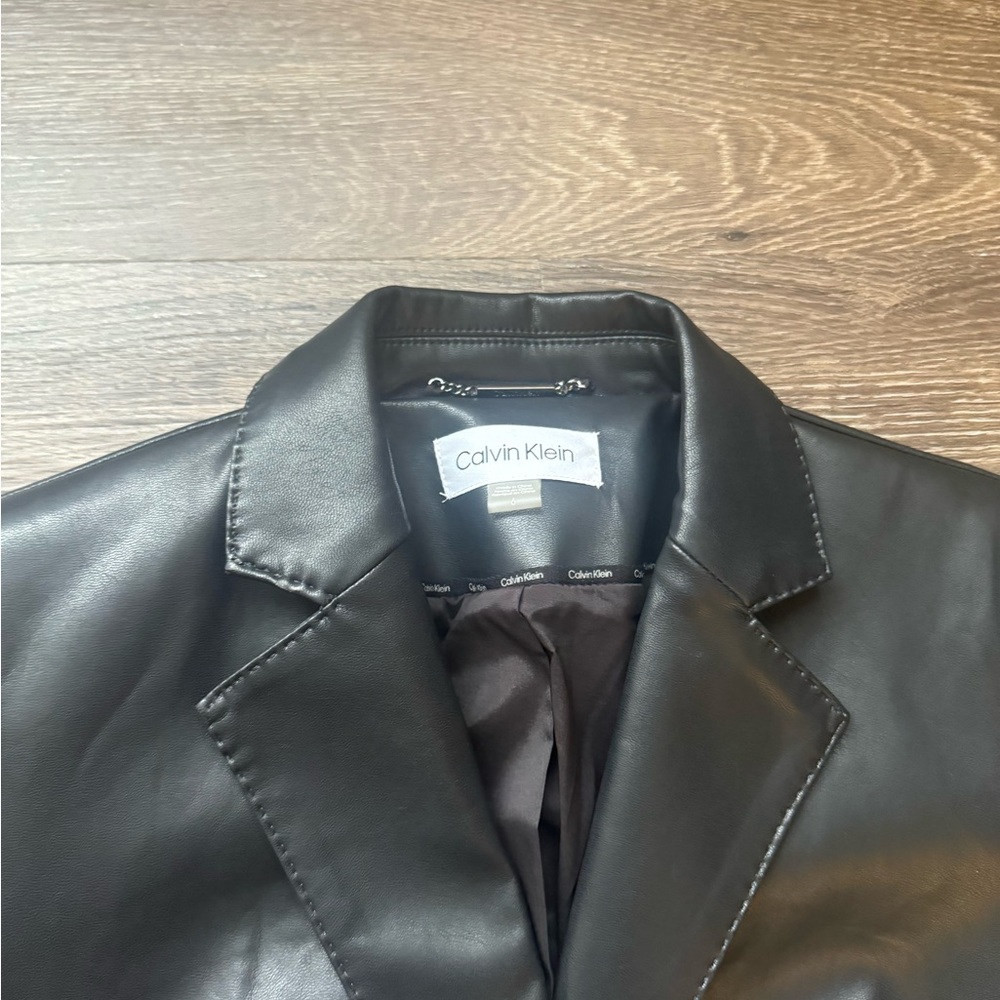 Calvin Klein Black Women's Leather Blazer NWT Size 6 - Picture 2 of 6